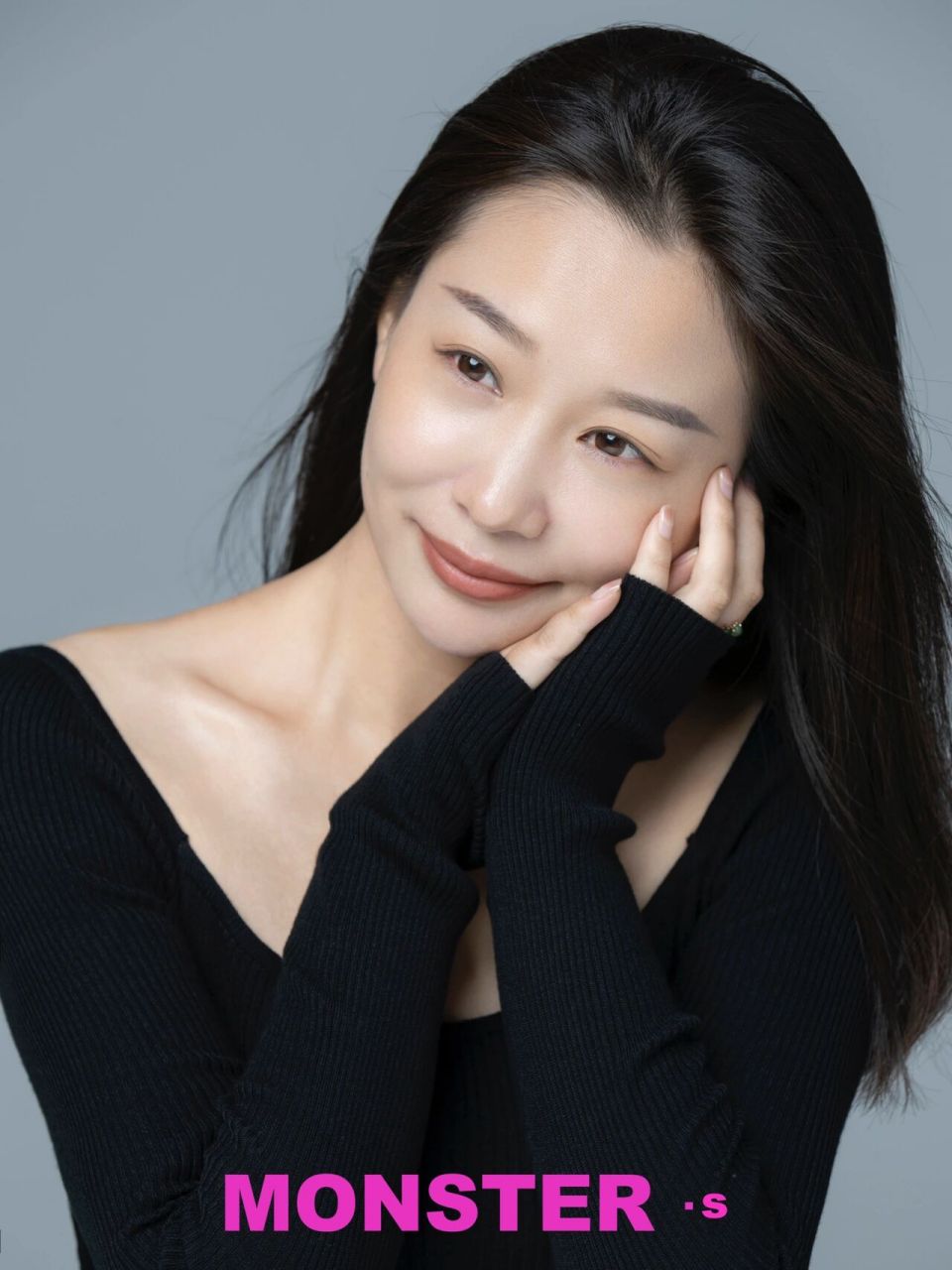 干净清纯的人像写真|四十岁的温婉知性美 极简质感定格最美好的时刻