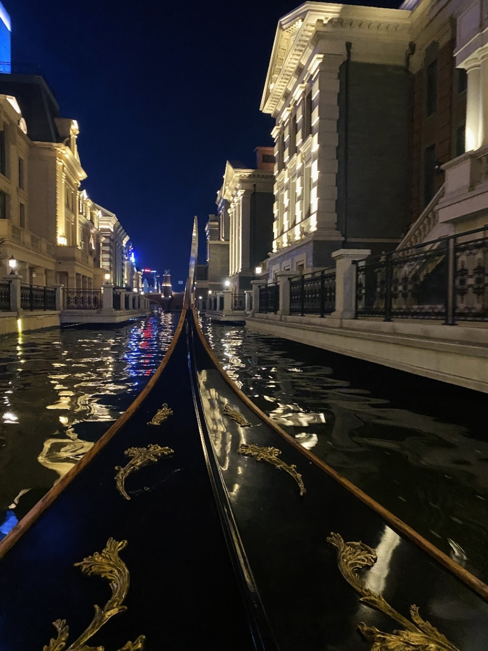 大连威尼斯水城夜景图片