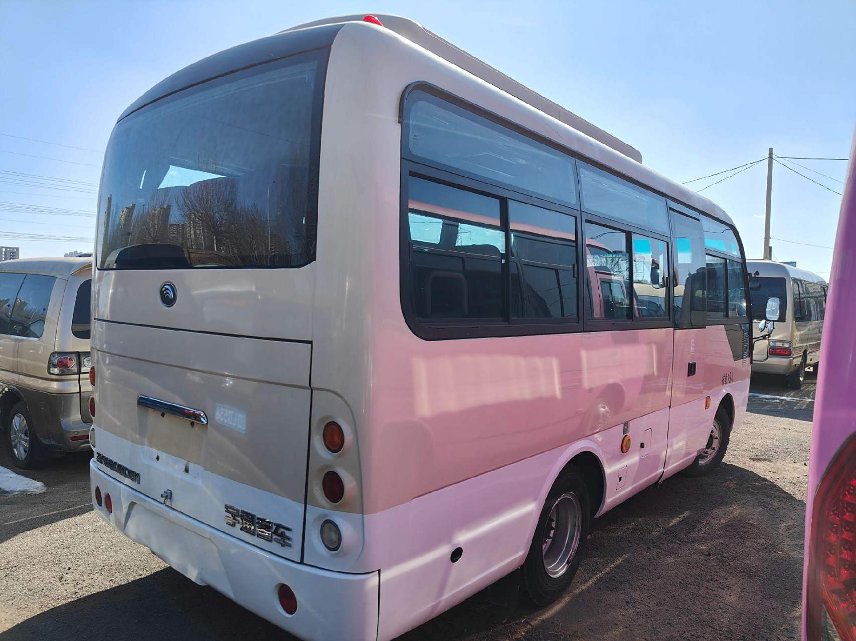 2016年宇通客车,19座中型,玉柴大马力发动机国五,断气刹车,顶置空调