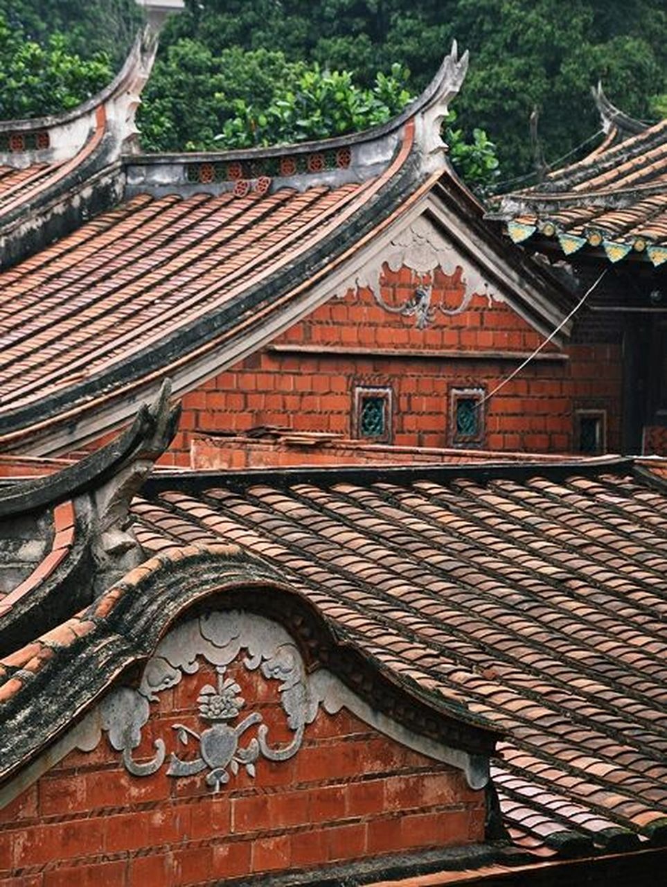 福建乡土建筑之泉州民居燕尾脊与山花