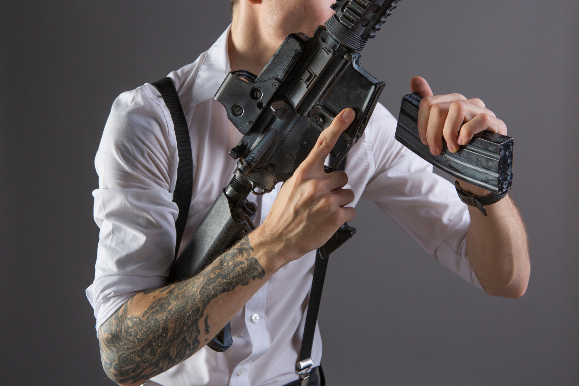 持枪手势参考#绘画参考##遇见艺术