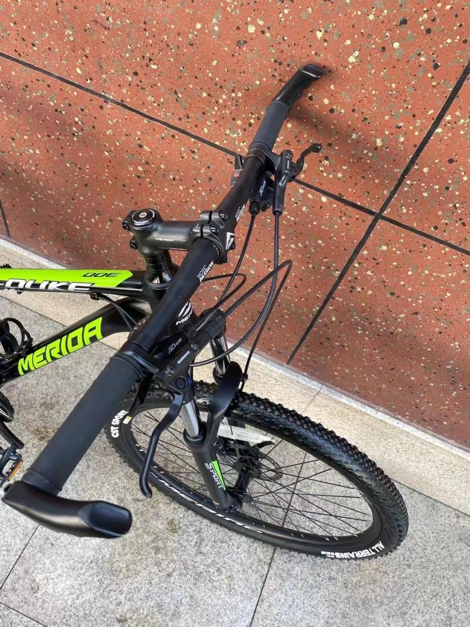 23款美利达公爵300,27速油刹,15车架,27.5轮组,成色非常新,1800