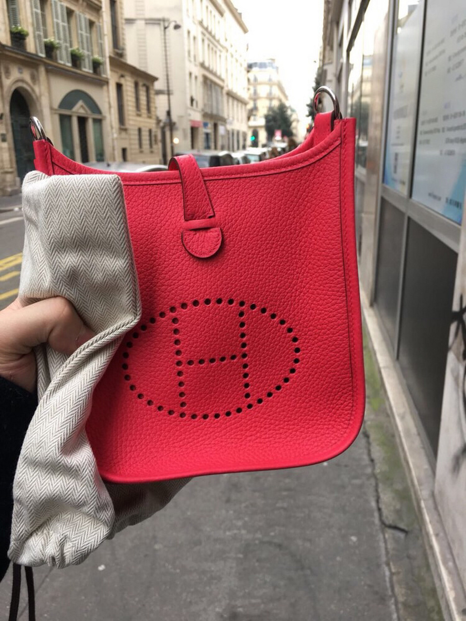 爱马仕 mini 小包 evelyne 糖果粉 这个小包包,是糖果粉,颜色也是超级