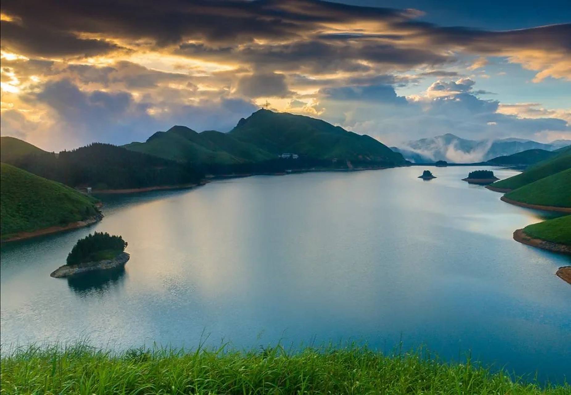 桂林全州县美到窒息的天湖景区!