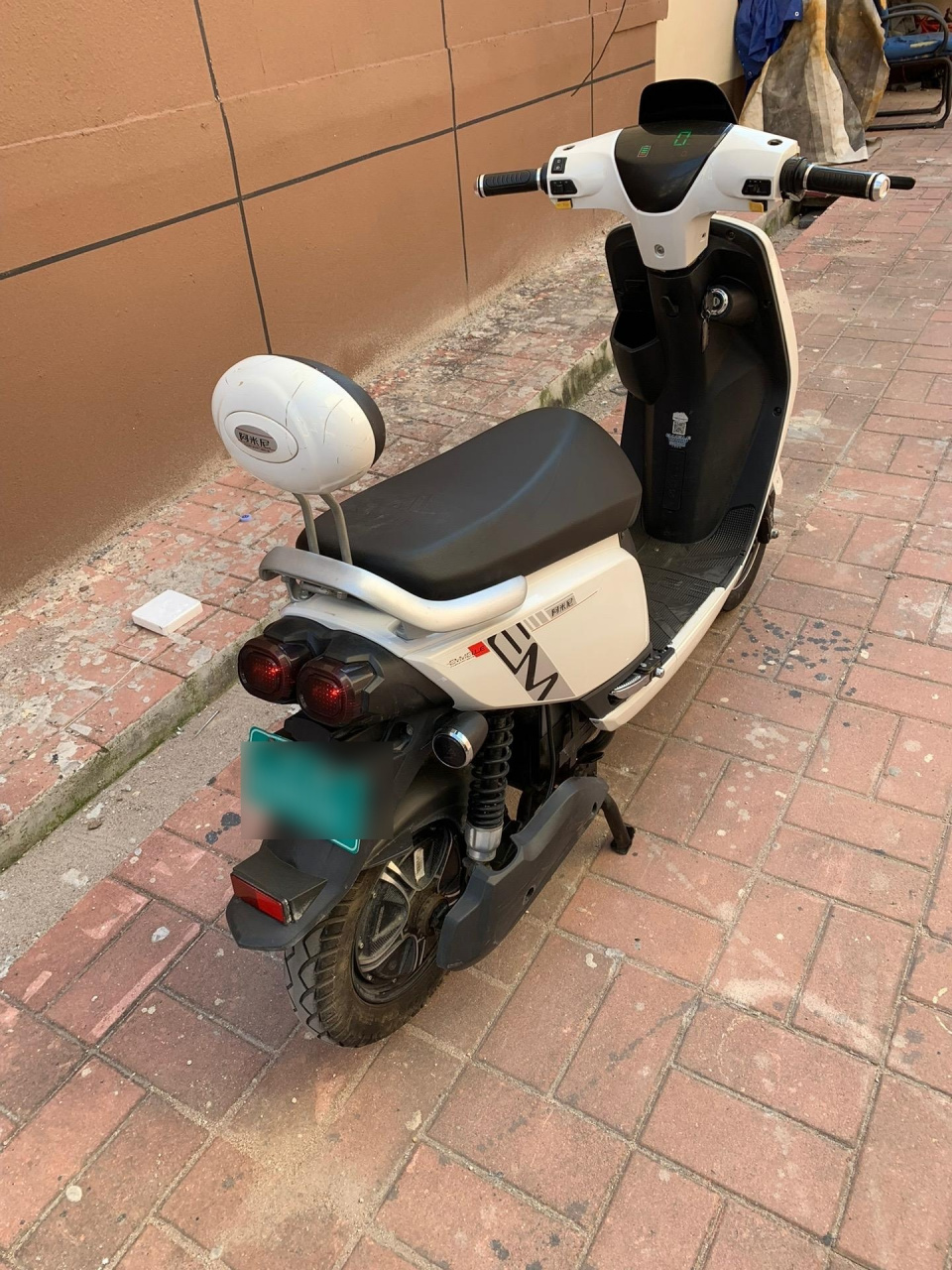 阿米尼大品牌,60-20的全新电池,续航可跑40-50公里,3档变速,能跑50来