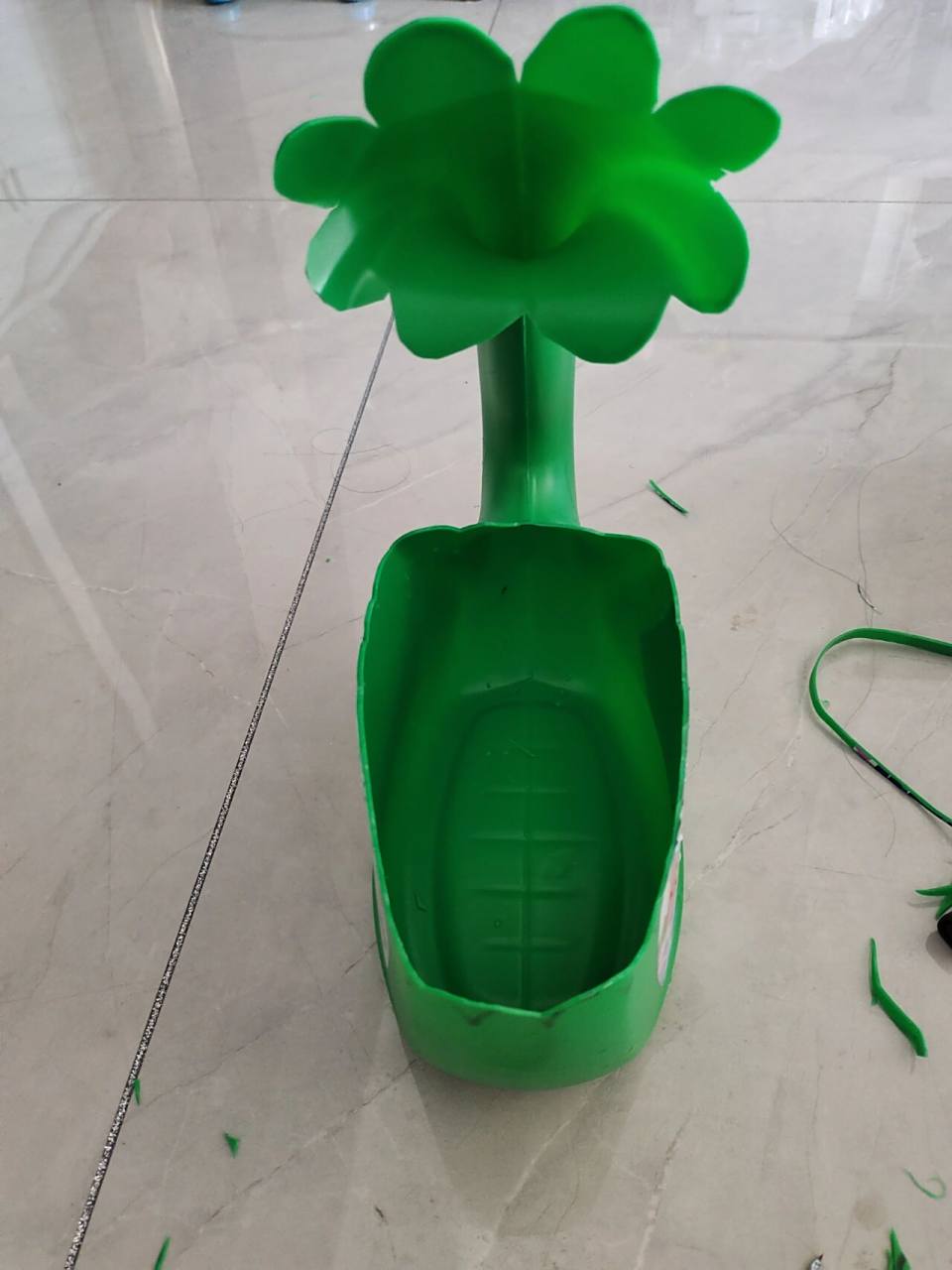 洗衣液瓶子改造花盆,旧物利用 洗衣液瓶子改造花盆,废物再利用,首次