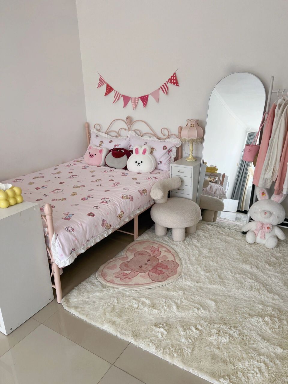 我布置成快乐小窝,每天下班回家放松一天的疲惫,越来越喜欢我的小房间