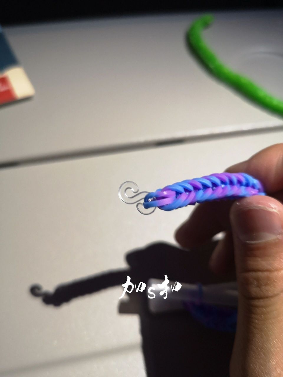 小皮筋手环教程(图片版) 主页还有视频教程,超详细,手残党也能学会!