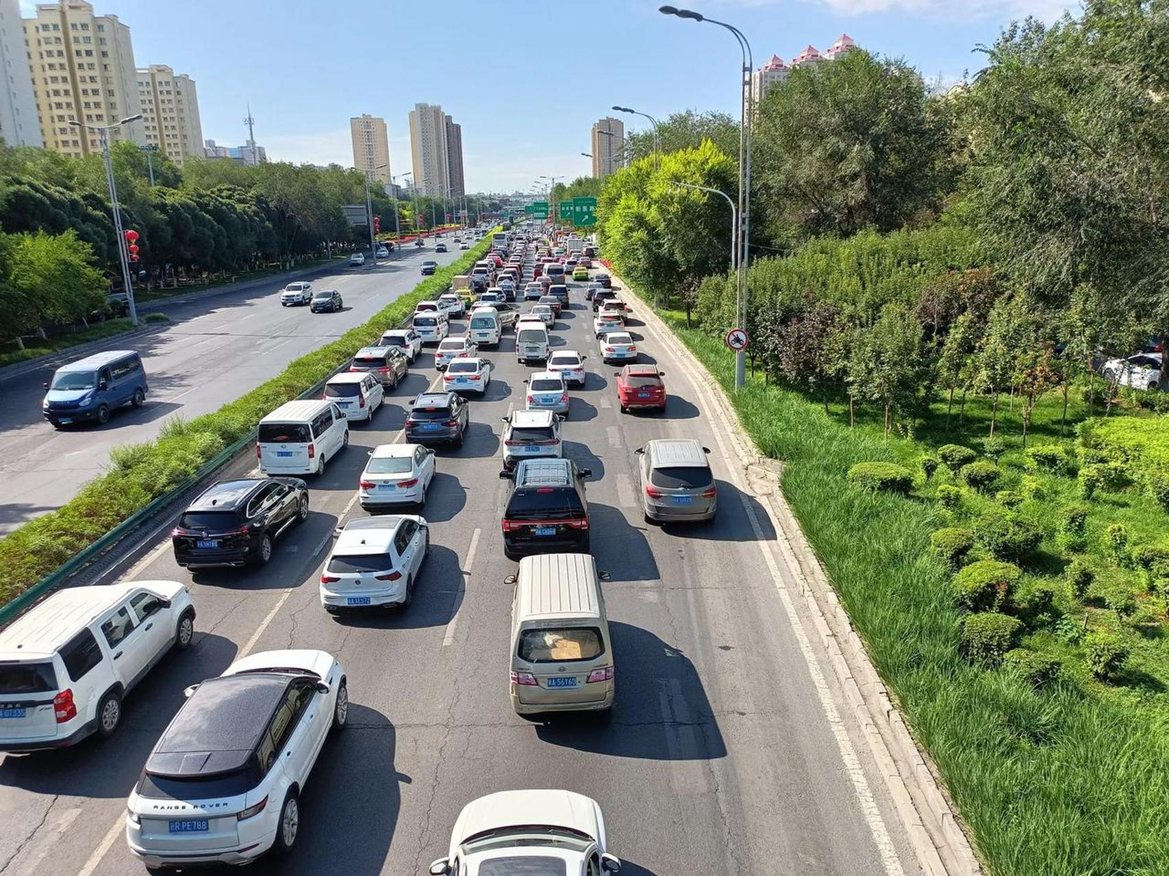 乌鲁木齐河滩路照片图片