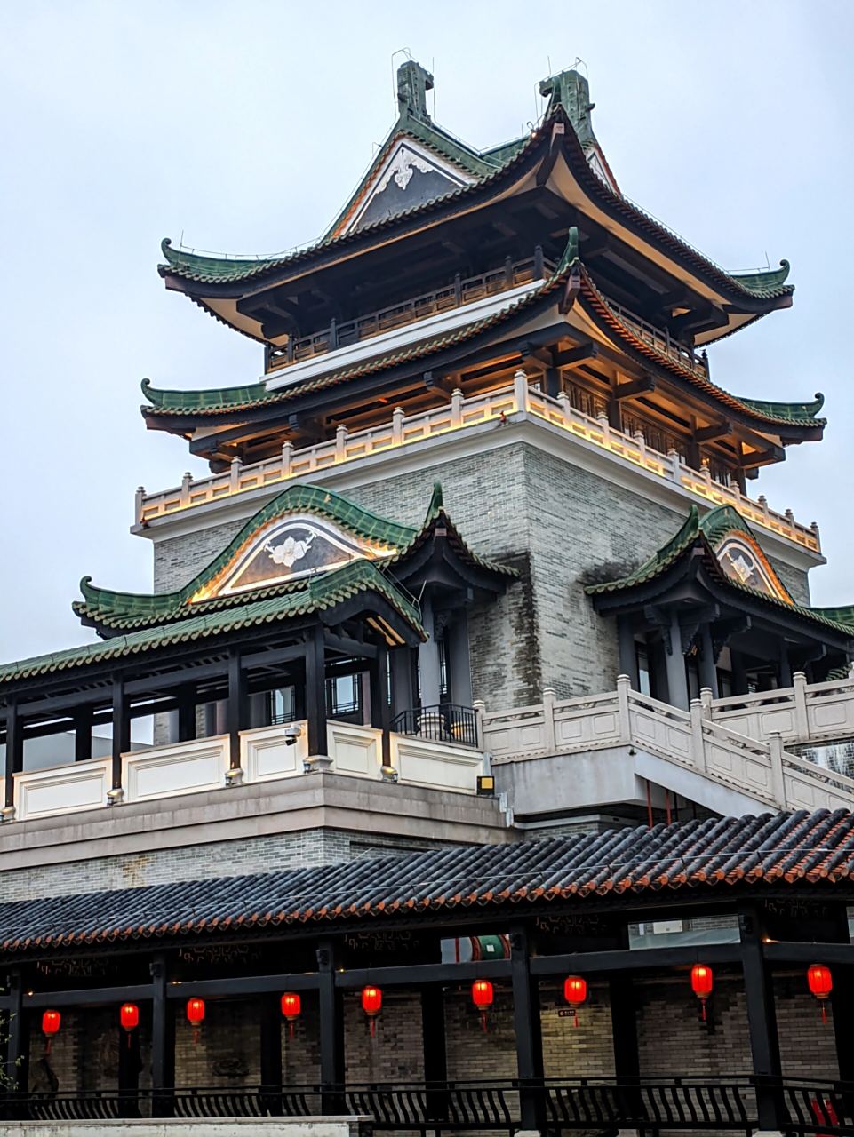 广州 | 永庆坊 进去逛了一下,风景还行,但是仅仅是逛,没有买东西,感觉