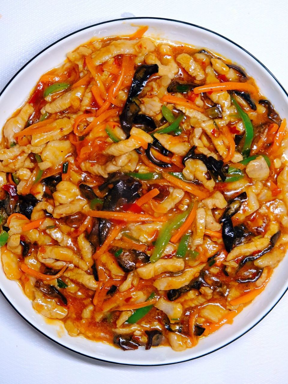 95鱼香肉丝07 食材: 猪肉,青椒,木耳,胡萝卜 9215做法: 166