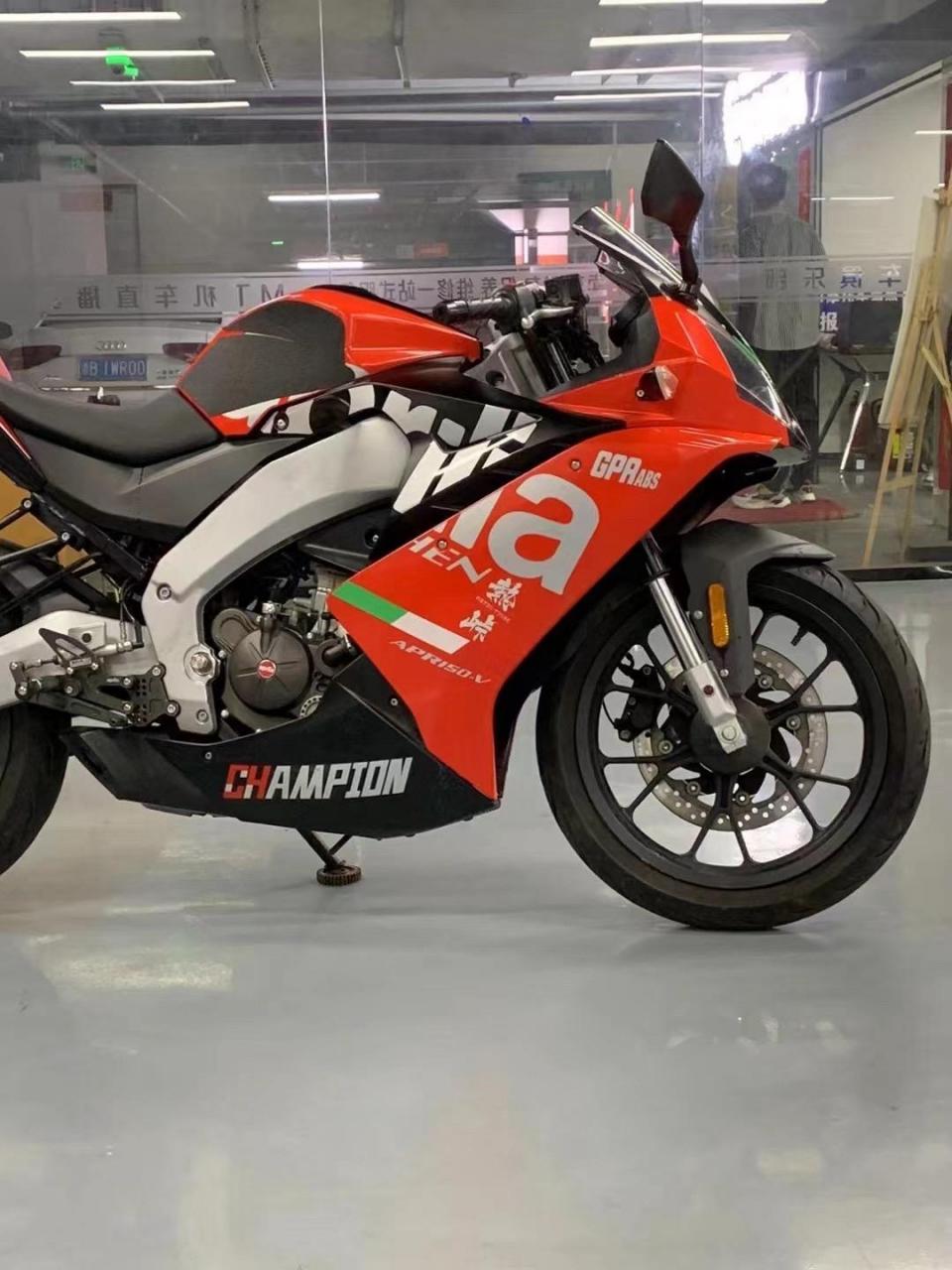 21年阿普利亚gpr150abs顶配版  行驶6900公里 万转小钢炮  性价比高