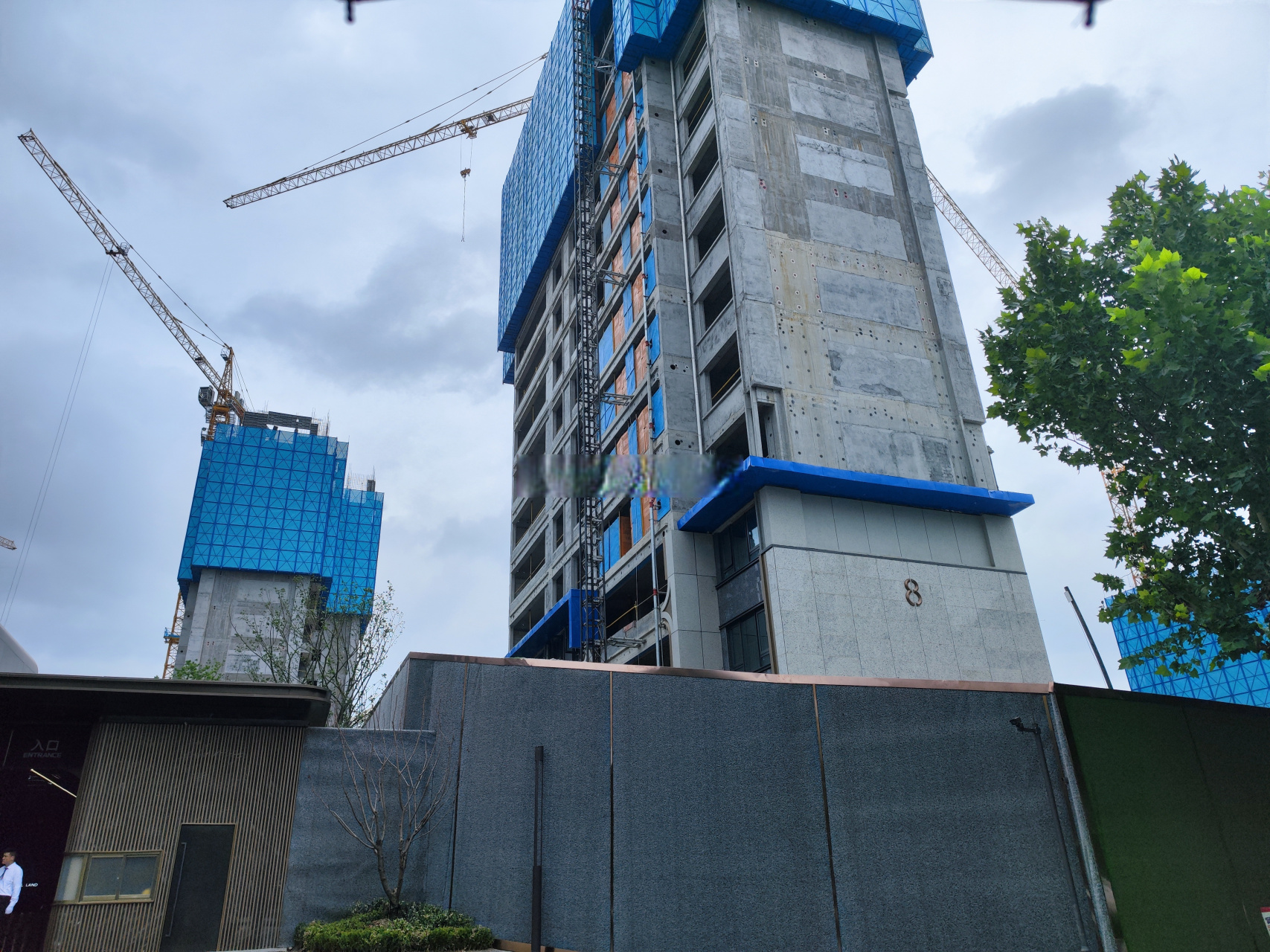 合肥踩盘# 包河区招商保利臻悦,大门实景效果已经出来了.