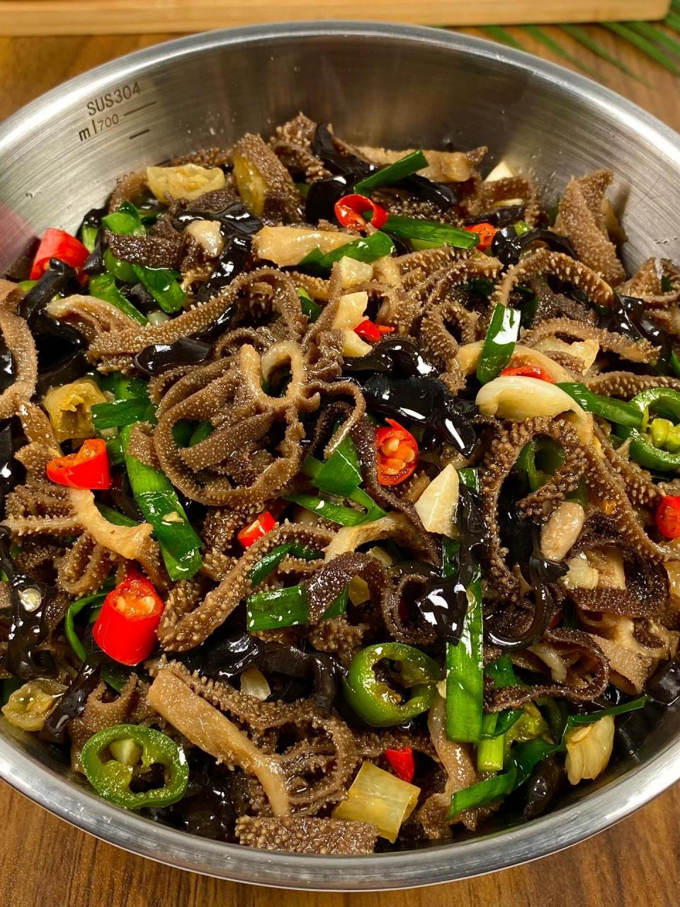 家人们,毛肚不要再烫着吃了,去试试这道 酸辣爆炒毛肚,脆爽可口,真的