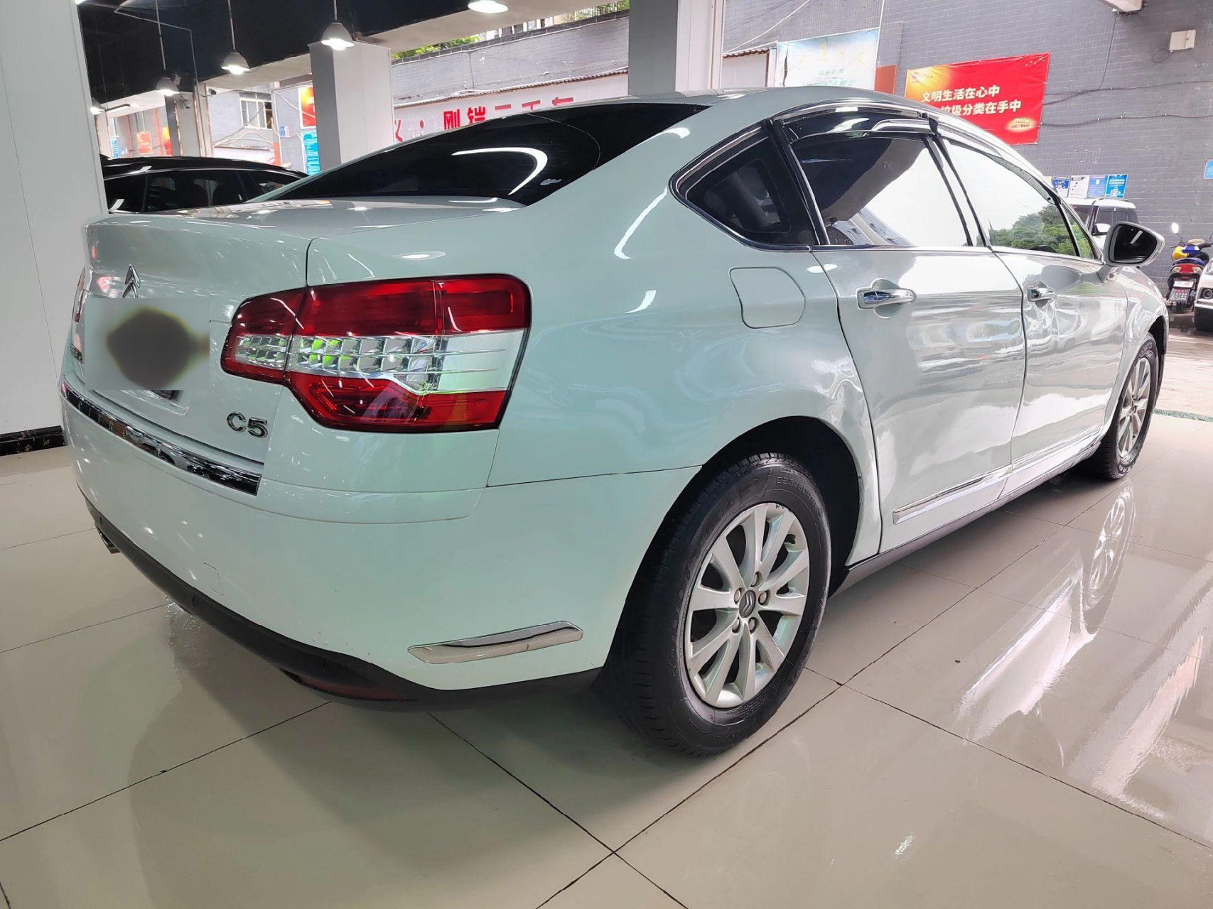 88.发变完美  2010款雪铁龙c5 2.3l尊雅型 排量2.