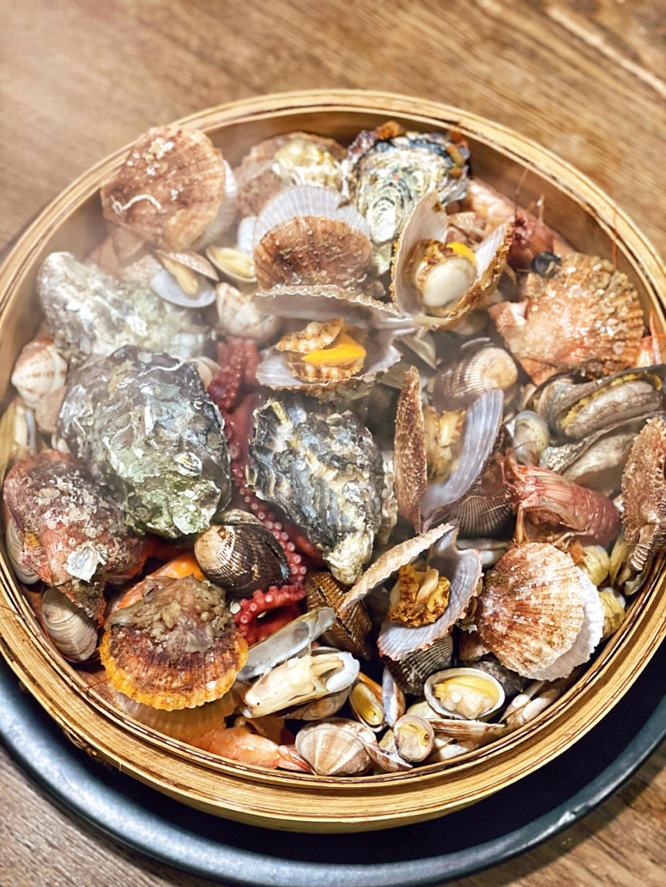 原汁原味的蒸汽海鲜真是绝 好吃 海鲜最正确的吃法其实就是蒸着吃