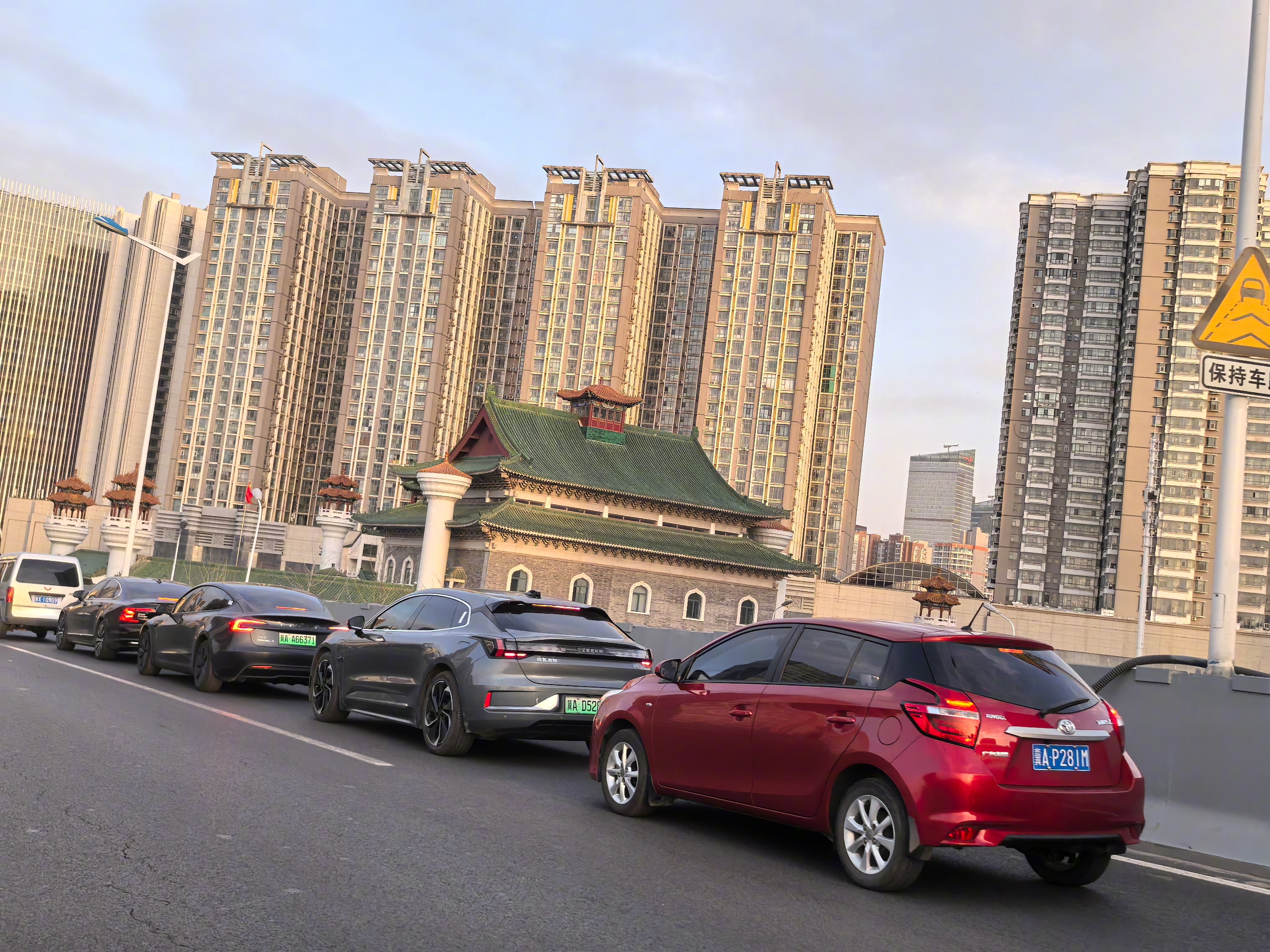 石家庄和平路的清真寺,早已经换掉了圆葱顶,好看不?