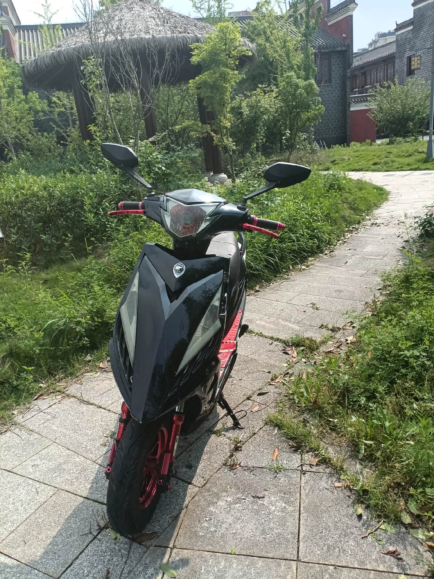 新到一辆鬼火电动车,搭配超威石墨烯电池,续航长,动力足!