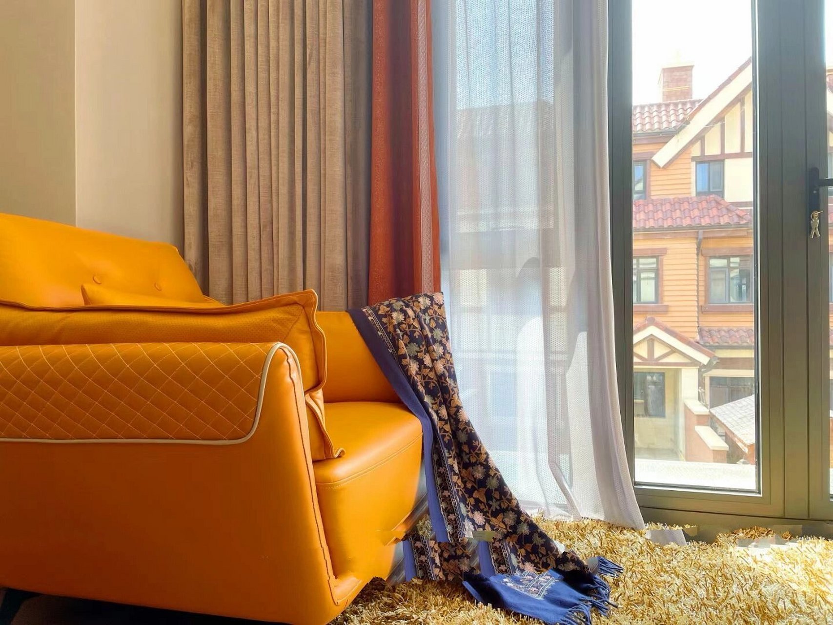 爱马仕橙窗帘|你的空间装修的够大胆吗 爱马仕橙代表潮流时尚 当橙色