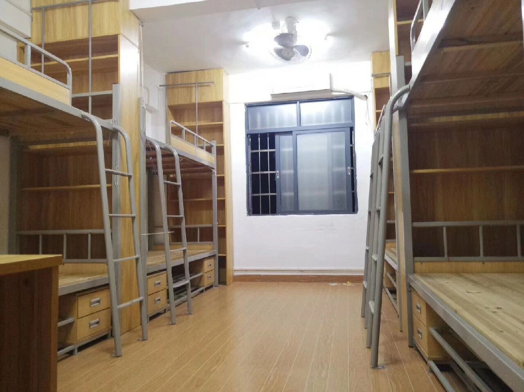 广东省机械技师学院宿舍 好像很多人都挺关心宿舍的,浅发一下吧