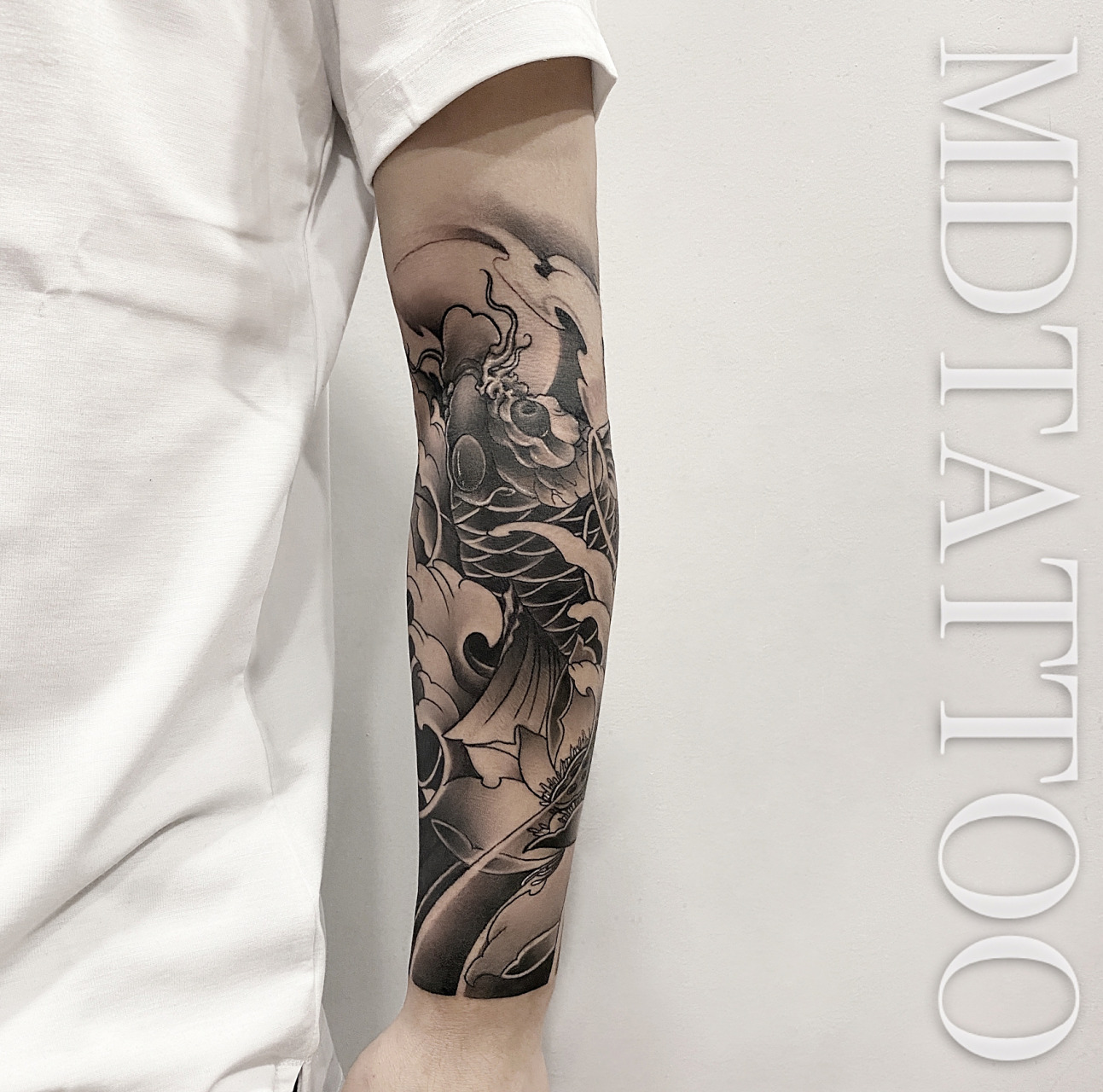 鲤鱼锦鲤纹身 今日作品 传统鲤鱼包小臂 从深圳过来的小哥,下次在鲤鱼