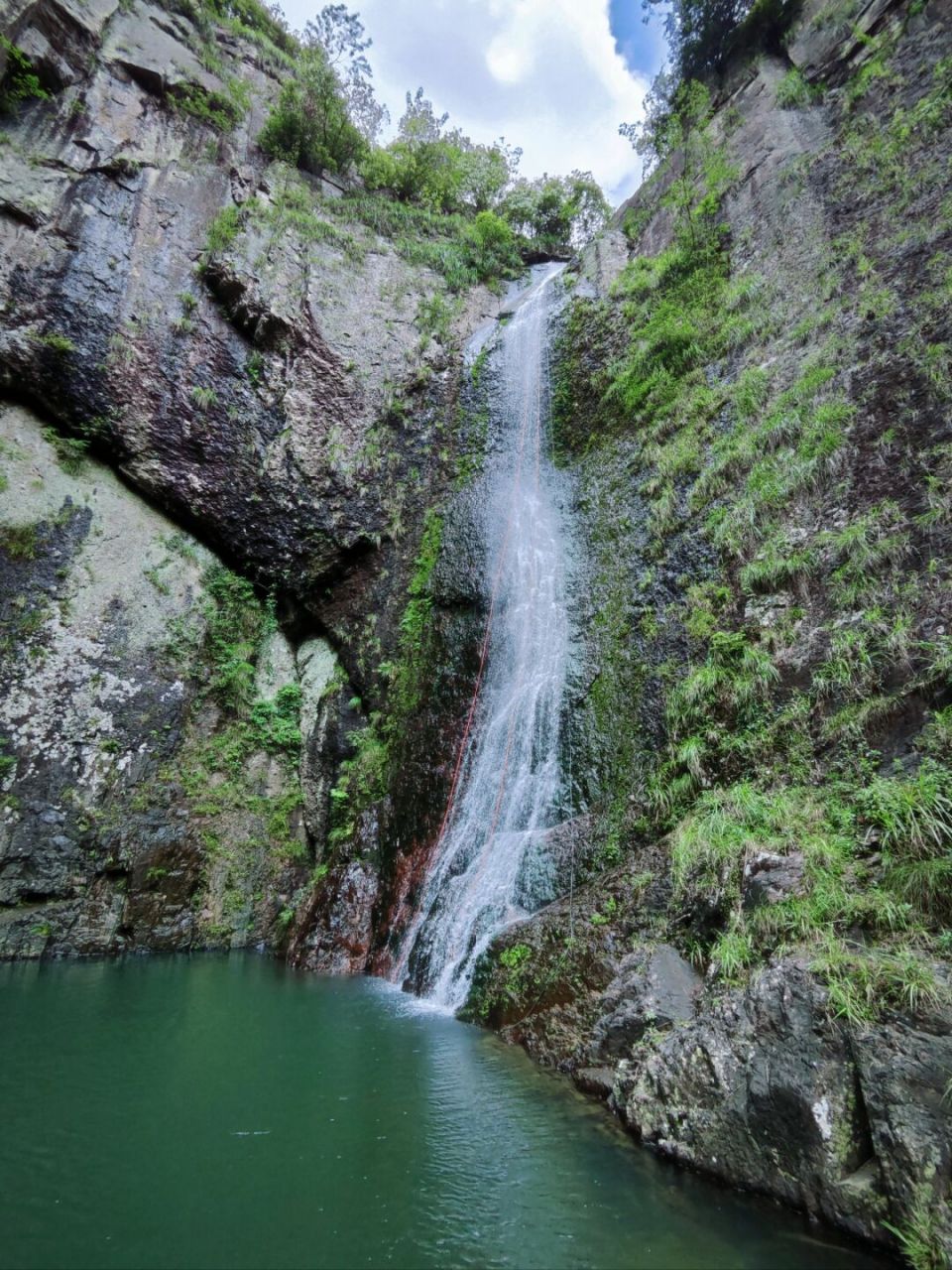 周末我们来到了新昌的安山古道,这里明年就要建设水库全部淹没了,这么