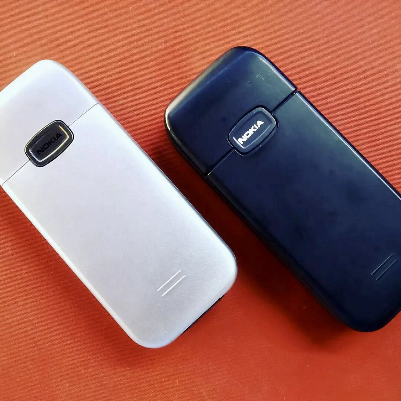 诺基亚6030 2005年诺基亚6030上市,作为6系的入门机型配置只比1系高