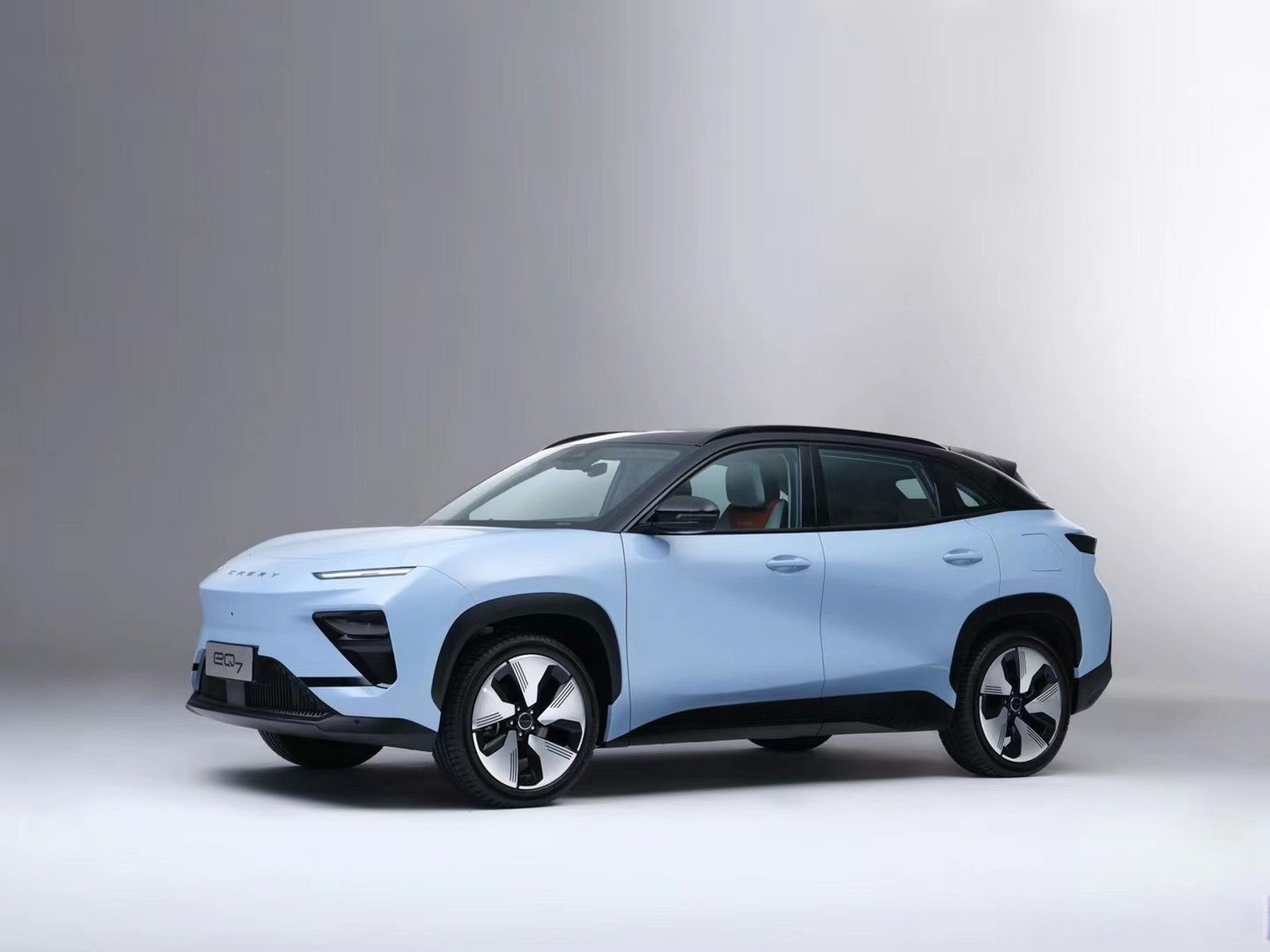 2023上海车展#  奇瑞 全铝平台中型纯电suv eq7上海车展首发亮相