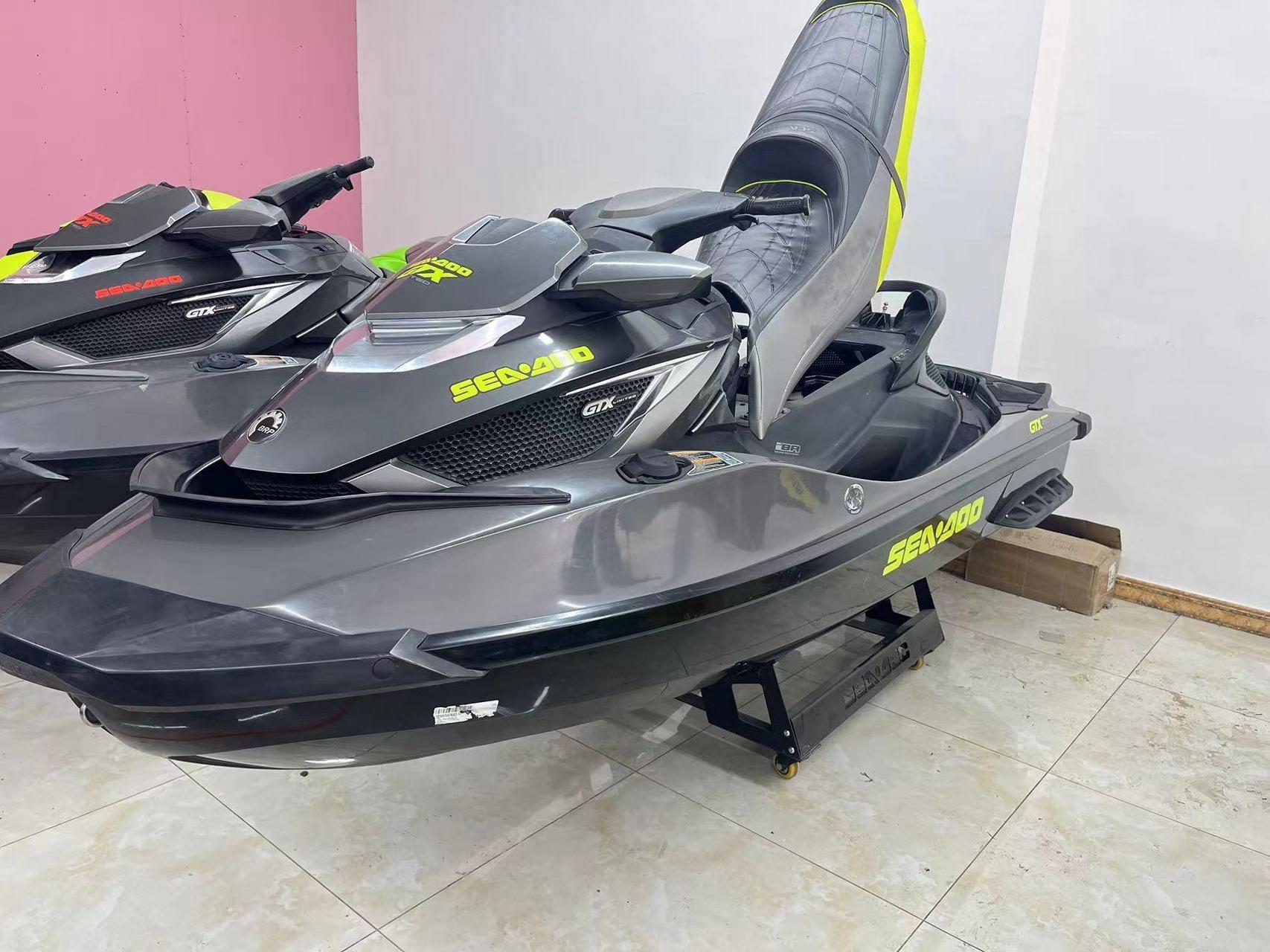 庞巴迪摩托艇 庞巴迪rxp300  摩托艇  庞巴迪  带你玩艇