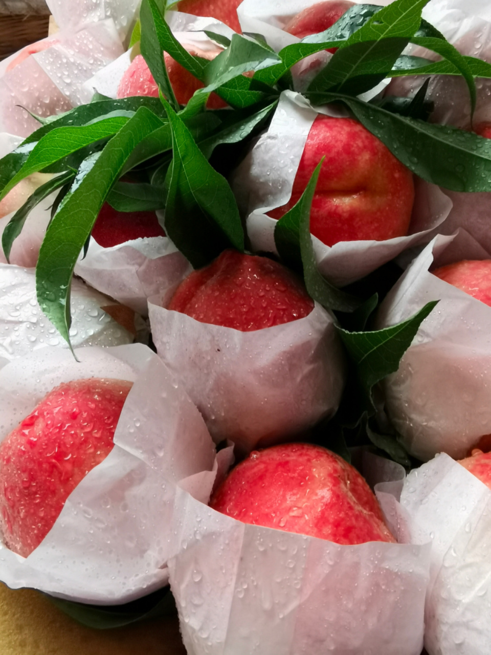 龙泉驿爆汁水蜜桃99 龙泉驿软糯爆汁的超大号龙泉驿水蜜桃是你不能