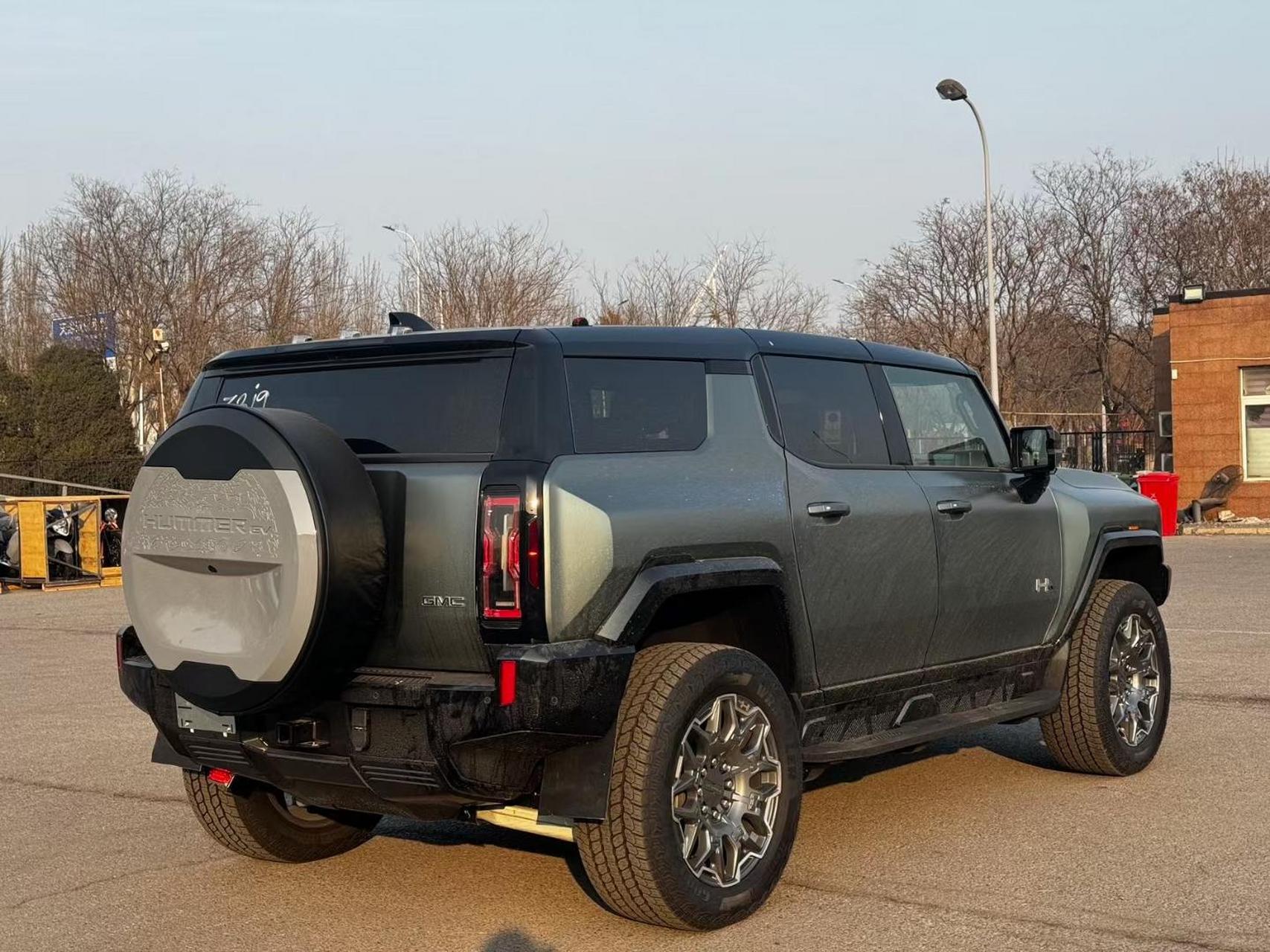 悍马ev0224款02suv 首发限量版(顶配) 颜色: 绿|黑 标配: led大灯