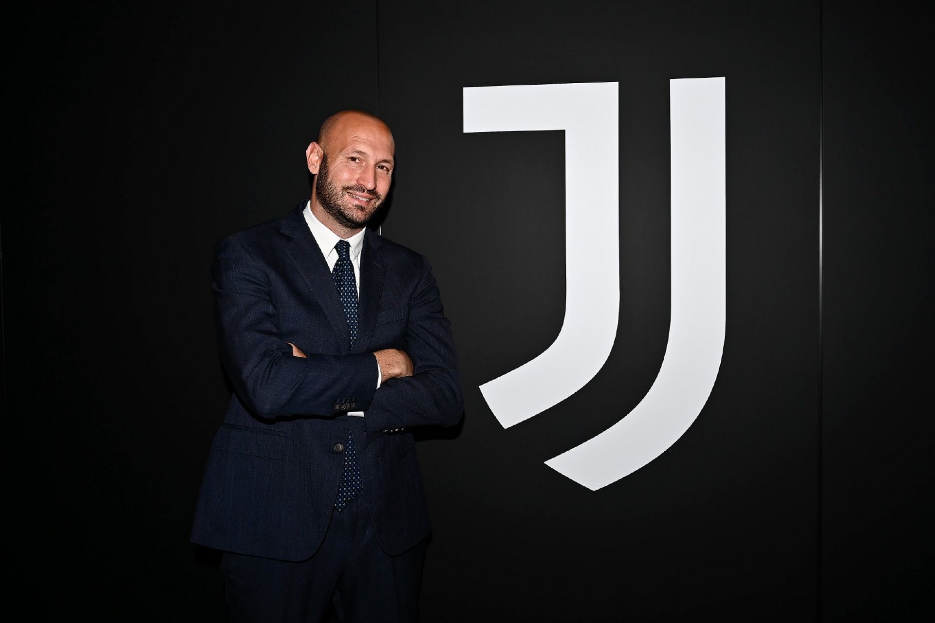 尤文官方公告#  我们在此宣布,克劳迪奥·基耶利尼将从7月1日起担任