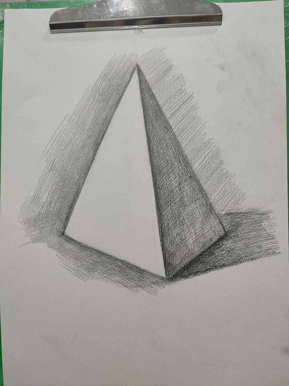 新手小白怎么画三棱椎? 	 |||绘画新手如何画好素描几何体?