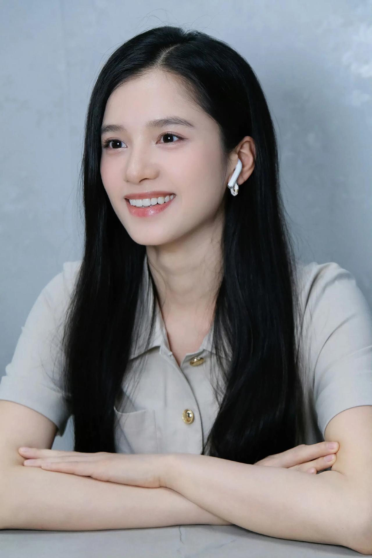 张婧仪黑长直女神,温柔甜美,元气灵动少女感十足!