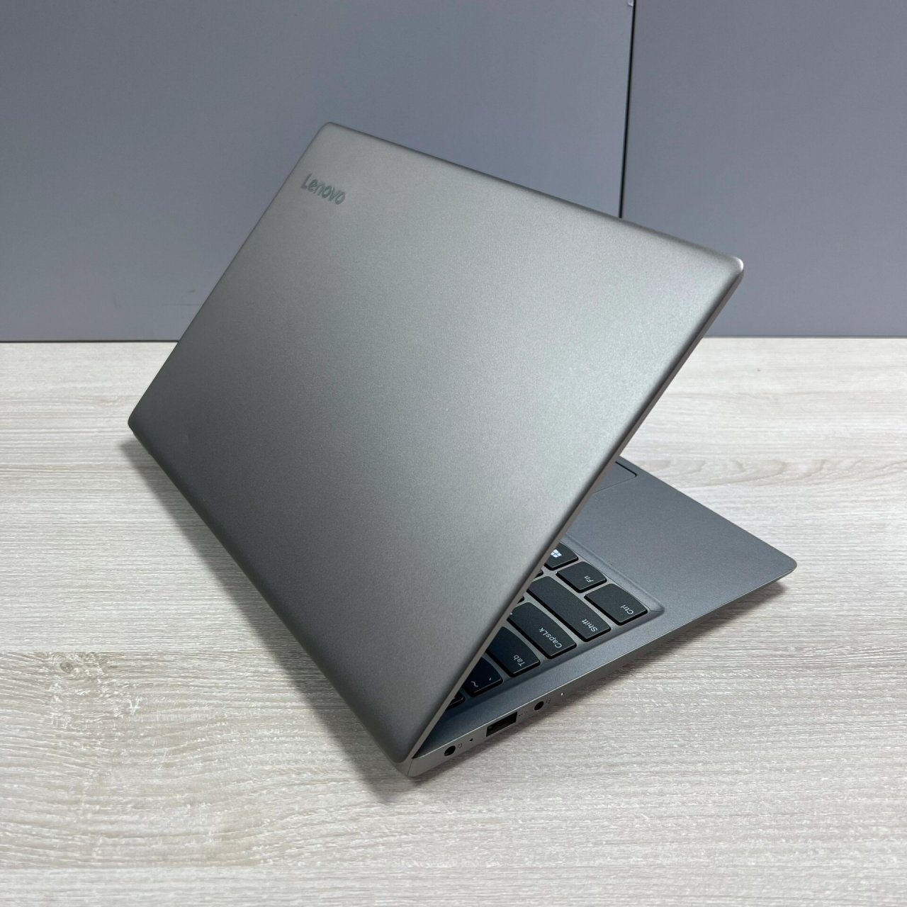 联想小新潮7000-13 i5-8250u处理器    8g内存77256g固态 /mx150/2g