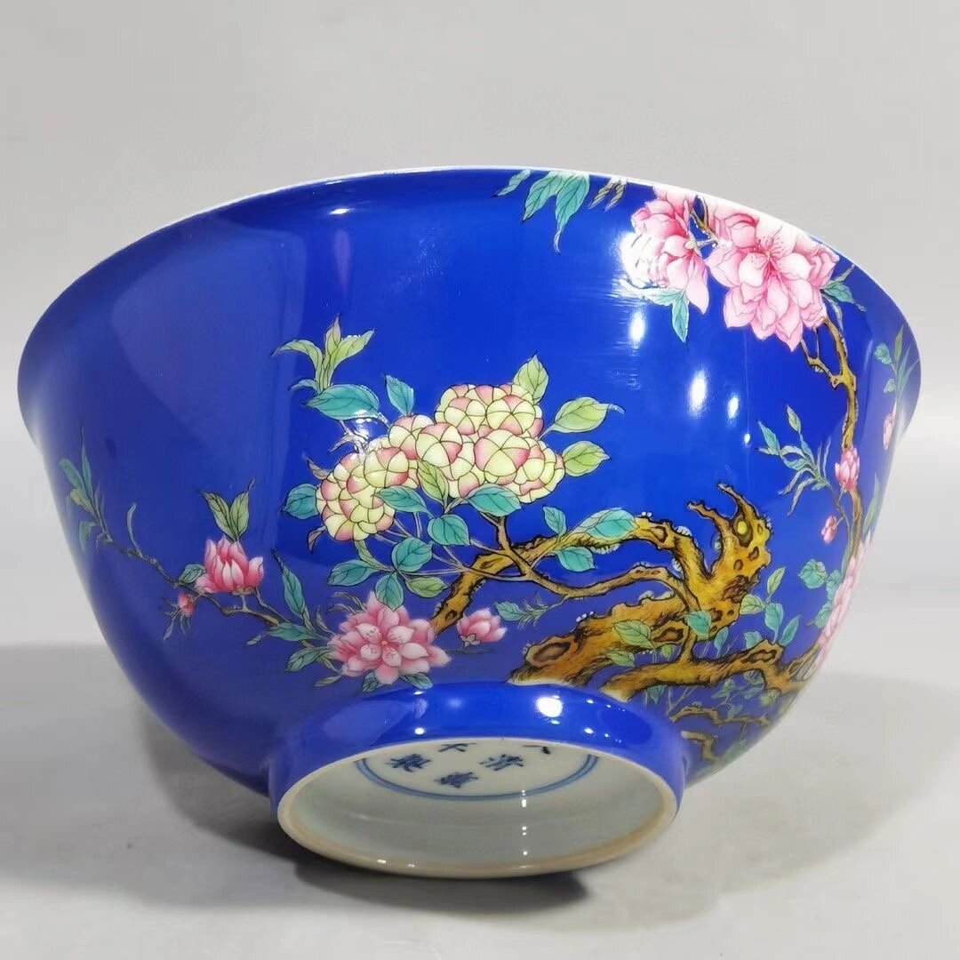 清雍正款 珐琅彩蓝地桃花碗一对 口径15.8cm