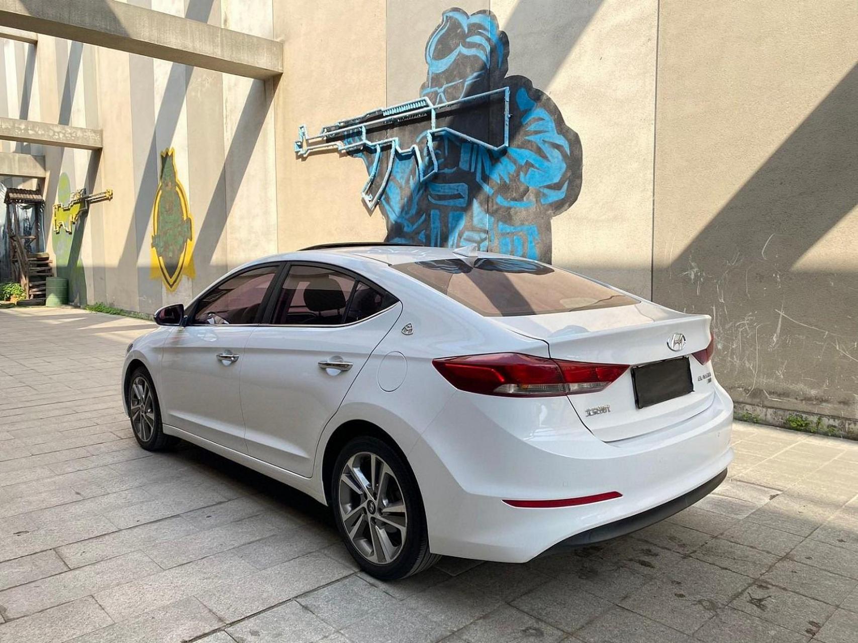 现代2016款伊兰特领动1.6glx智炫.