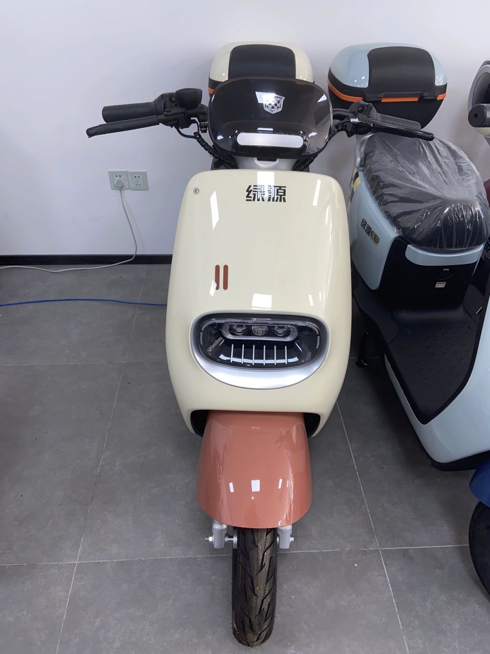 绿源液冷电动车 上绿牌 不需要驾驶证 新国标电动车 外观呆萌可爱