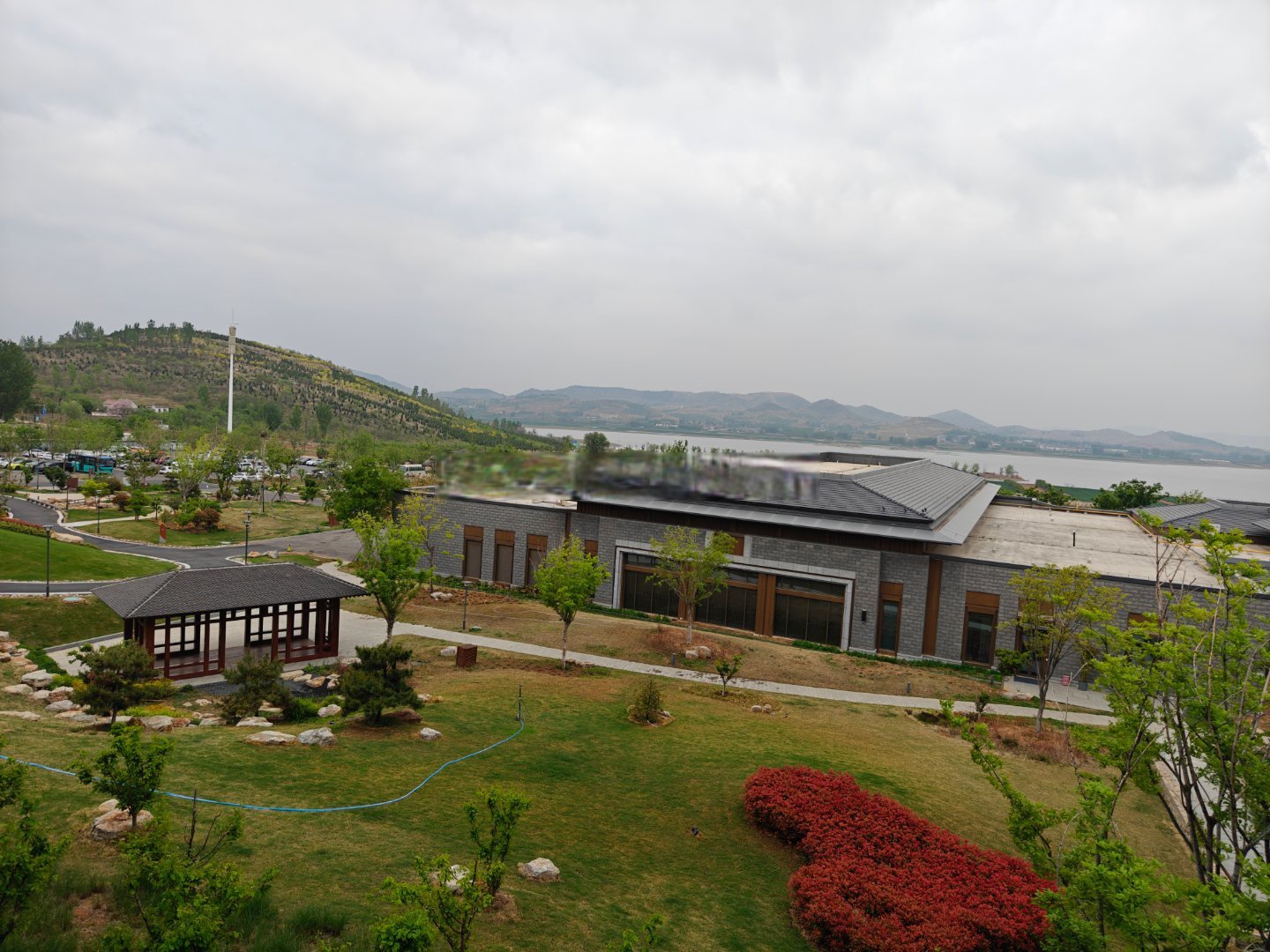 今稍微有点凉,早上吃一小碗炖鸡肉,再喝一碗 sa,胃好温热舒服