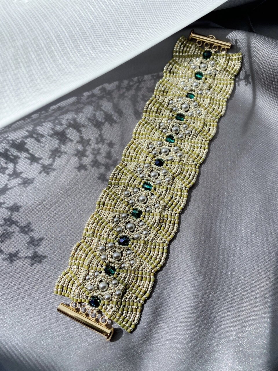 古董珠串珠手链 把原教程的菠萝珠改成绿色,感觉更有珠宝感了