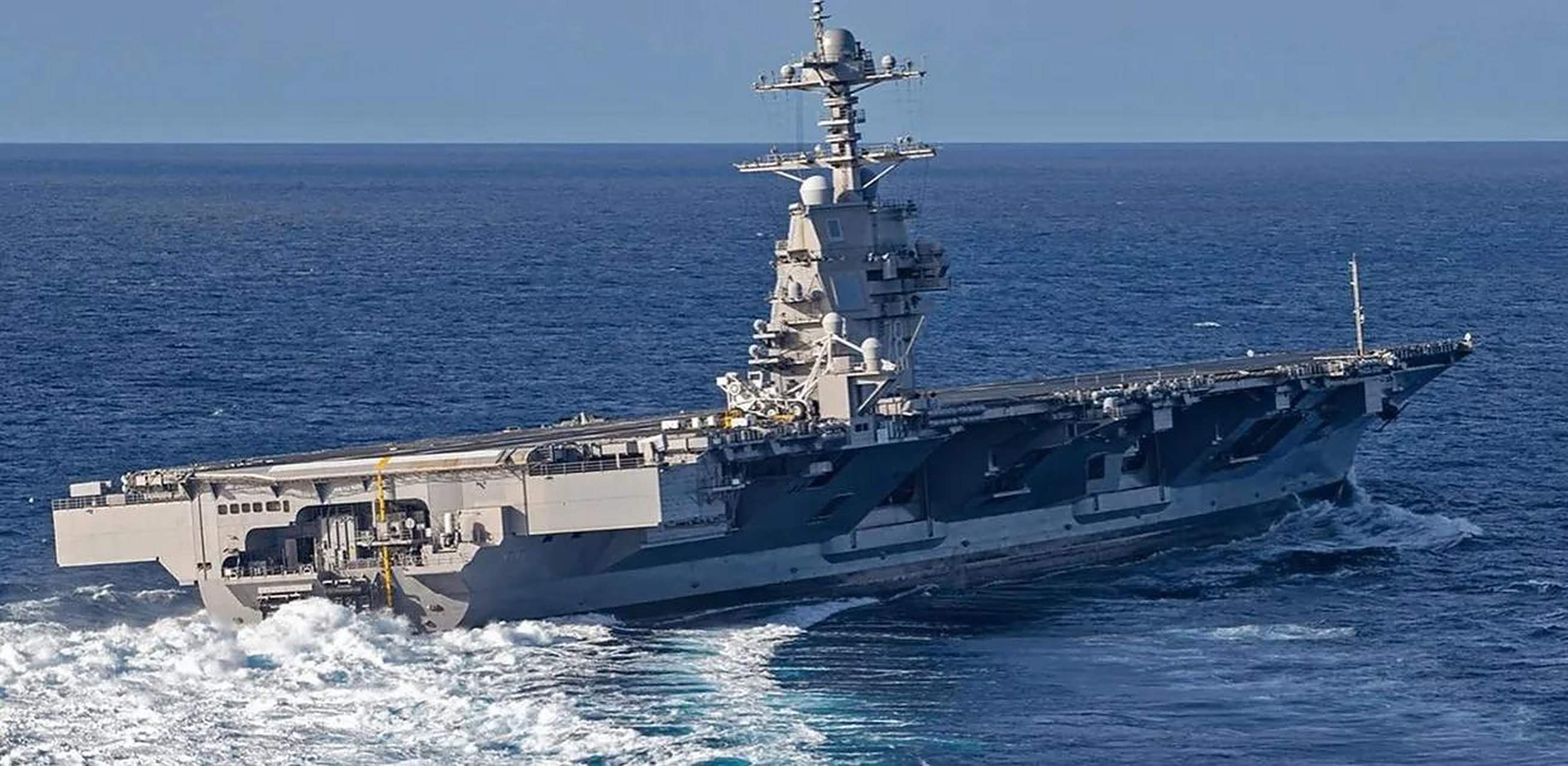 福特号航母和山东舰都是当今世界上最先进的航母之一,是装备强大