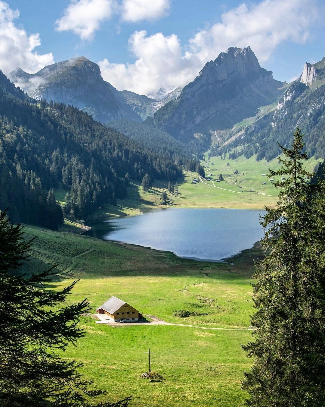 瑞士14个天赐的湖光山色 高山湖是天赐礼物,雪山草地和纯净湖水 1,oes