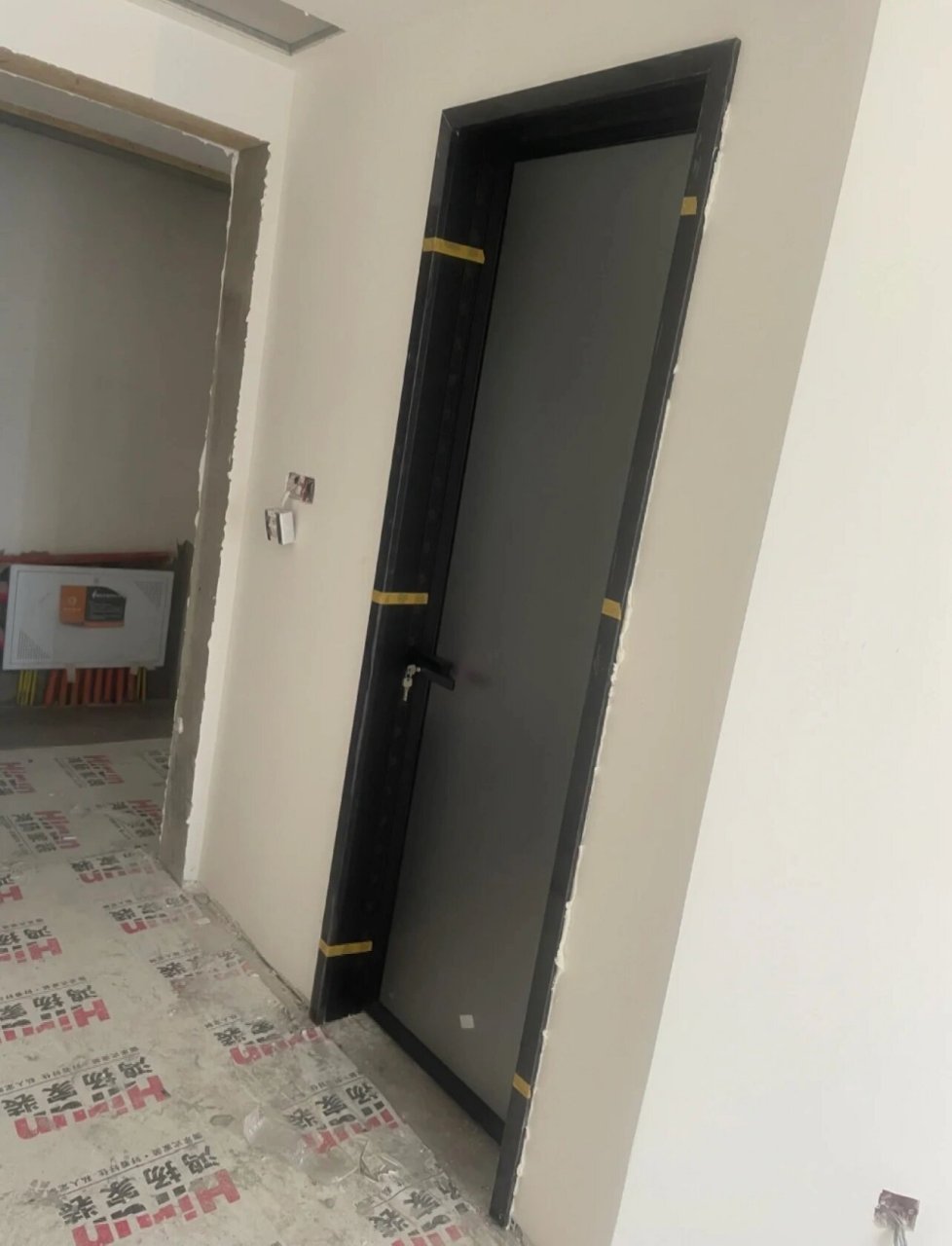 钛镁合金博洛尼卫生间门 高端极简大气风格