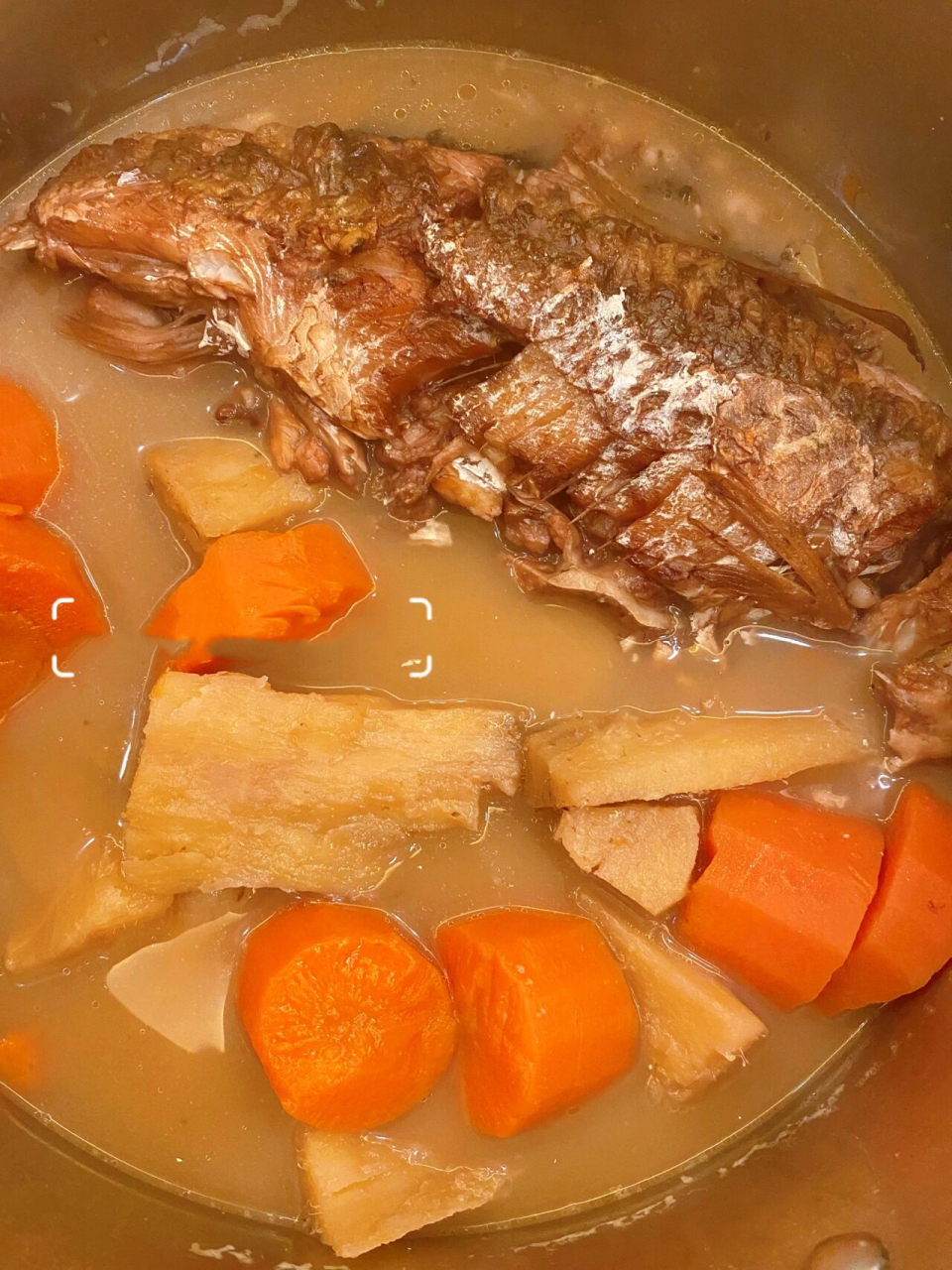 清热毒,泻湿火97粉葛鲮鱼祛湿汤 【粉葛鲮鱼汤】是广东民间有名的泻