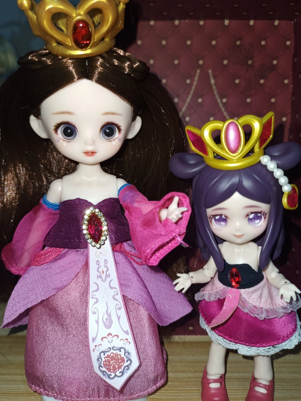 叶罗丽首款bjd我可爱的丽宝 衣服差点意思,胸口的红宝石是歪的,娃娃