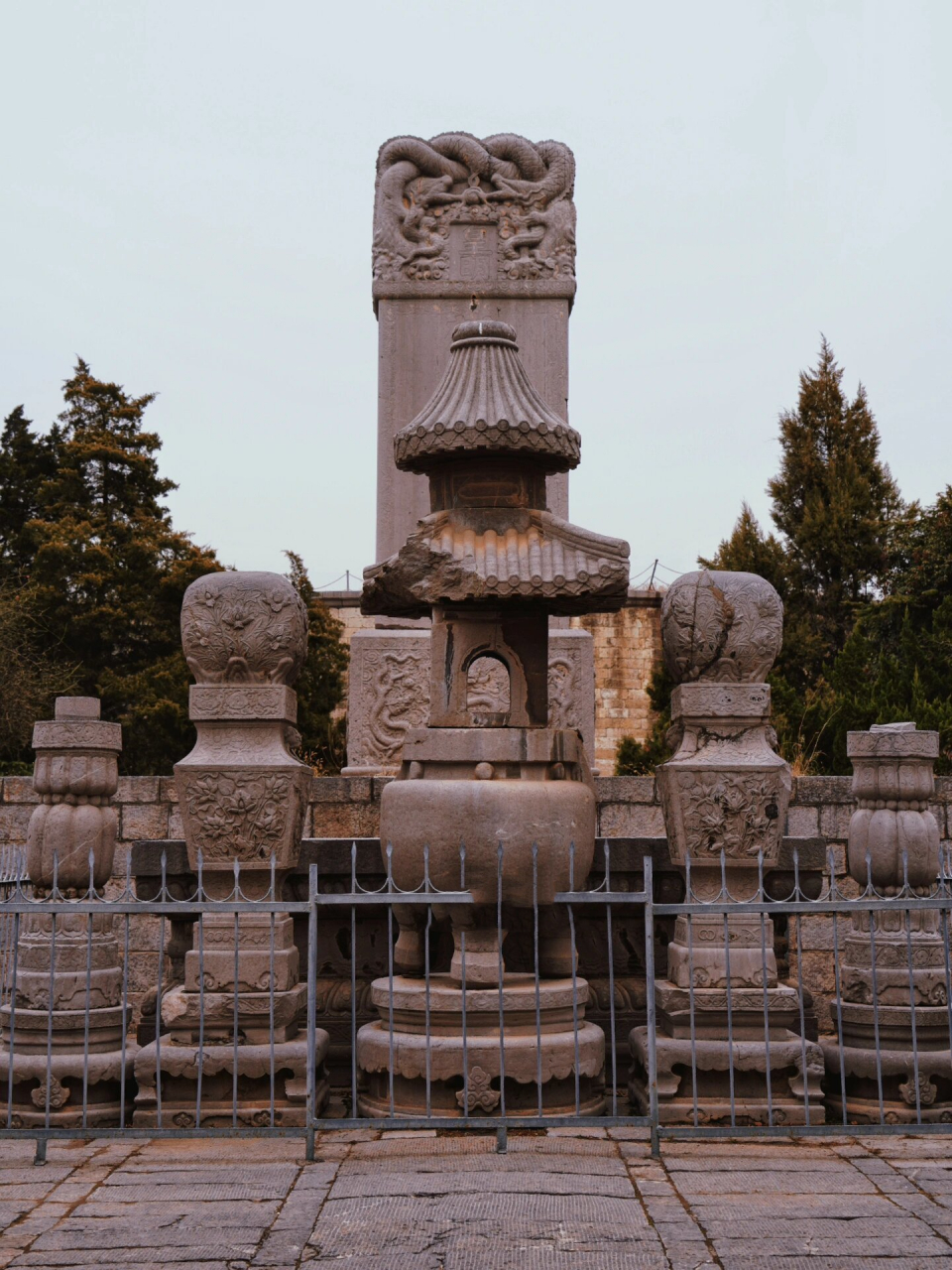 主墓室石棺内睡了个人6015 明朝的藩王应该是明代最逍遥快活的人