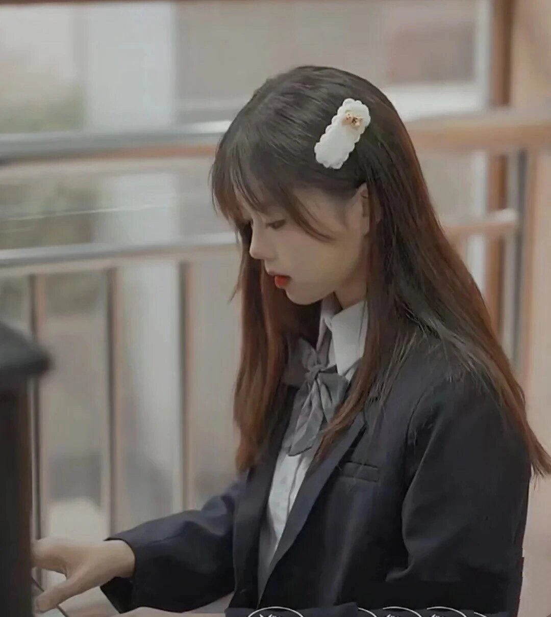 好看关小橙头像 树上的橘子和地上的叶,都有他自己的路要走.