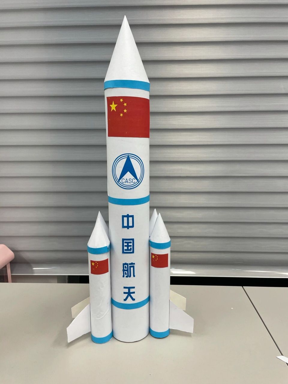 感觉四个火箭头有点空空的,还需再加工下.贴点图片上去.     .