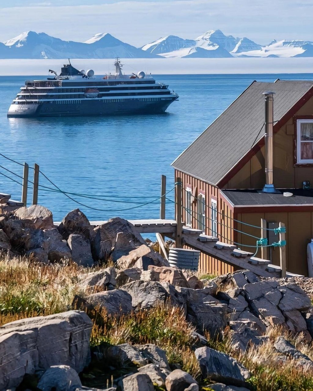 格陵兰岛的冬天 格陵兰岛全岛终年严寒,斯科斯比松位于世界上最大的