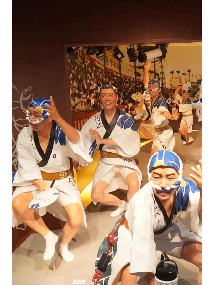 日本德岛阿波舞 阿波舞(日语:阿波おどり),是日本的一种舞蹈,"阿波"是